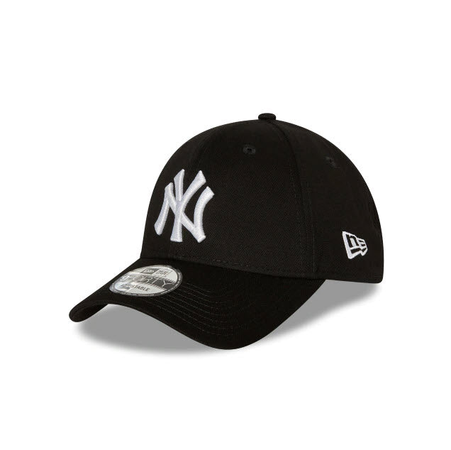 New Era New York Yankees Black 9FORTY Strapback Cap