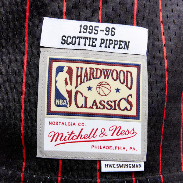 Chicago Bulls Scottie Pippen 1995-96 Hardwood Classics Alternate Swingman  Jersey By Mitchell & Ness - Black - Mens
